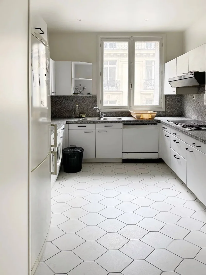 Rue de Lübeck, Paris, Île-de-France, France. - Photo 7