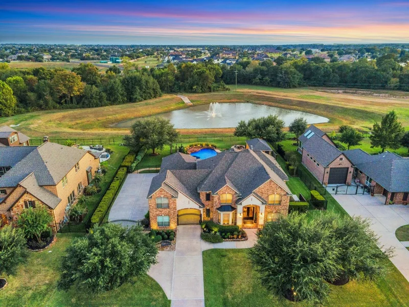 4 Bedrooms Single Family Detached