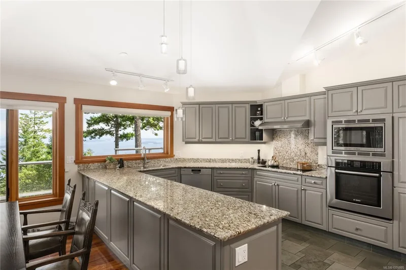 253 Chilton Rd, Saltspring Island, British Columbia, Canada. - Photo 26