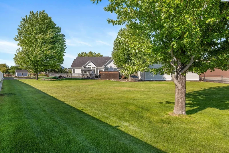 101304 N Billings Ct, West Richland, WA 99353, West Richland, Washington, United States. - Photo 50