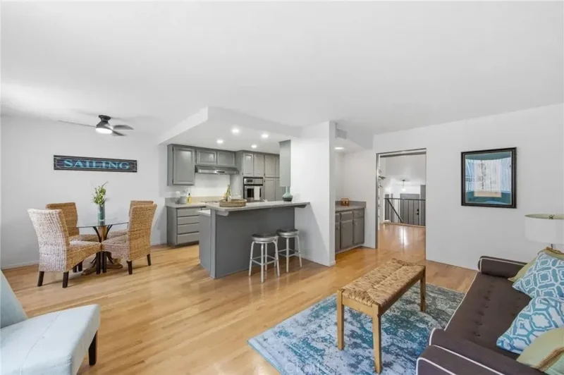 4320 Glencoe Avenue 2, Marina del Rey, California, United States. - Photo 17