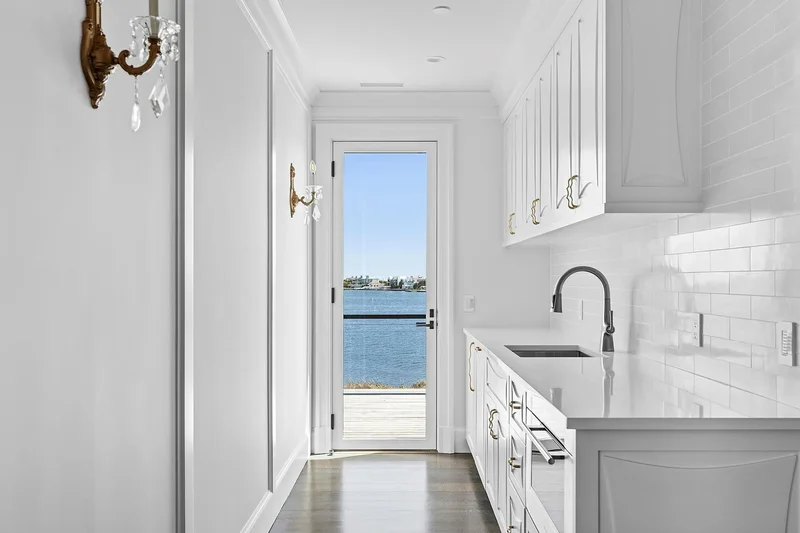 34 Westbridge Rd, Westhampton Beach, New York, United States. - Photo 21