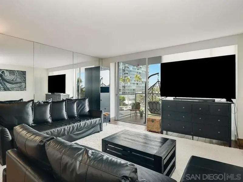 1830 Avenida Del Mundo Unit# 403, Coronado, CA 92118, Coronado, California, United States. - Photo 5