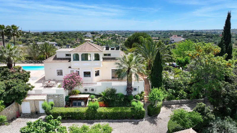 Charming Quinta with panoramic views on a large plot