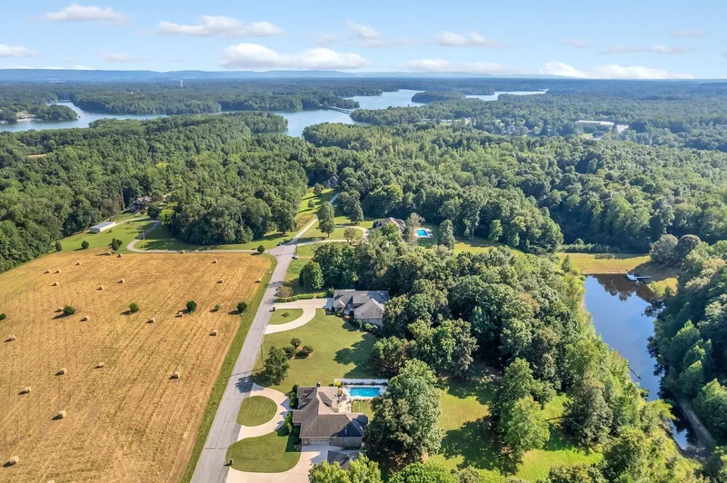 2124 Boswell Rd, Estill Springs, Tennessee, United States. - Photo 4