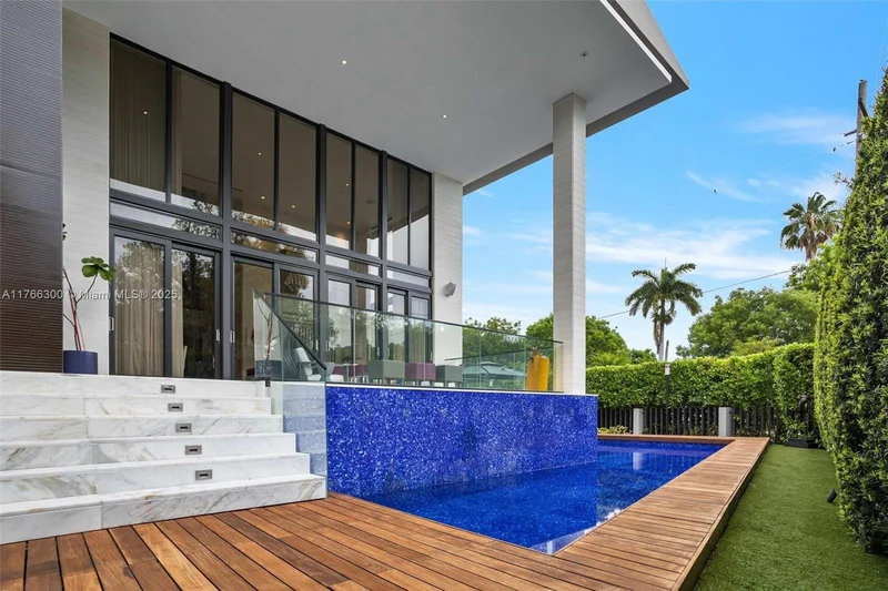 610 Harbor Cir, Key Biscayne, Florida, United States. - Photo 53