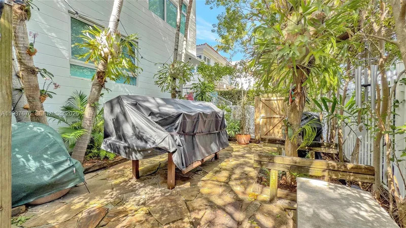734 Michigan Ave 7, Miami Beach, Florida, United States. - Photo 28