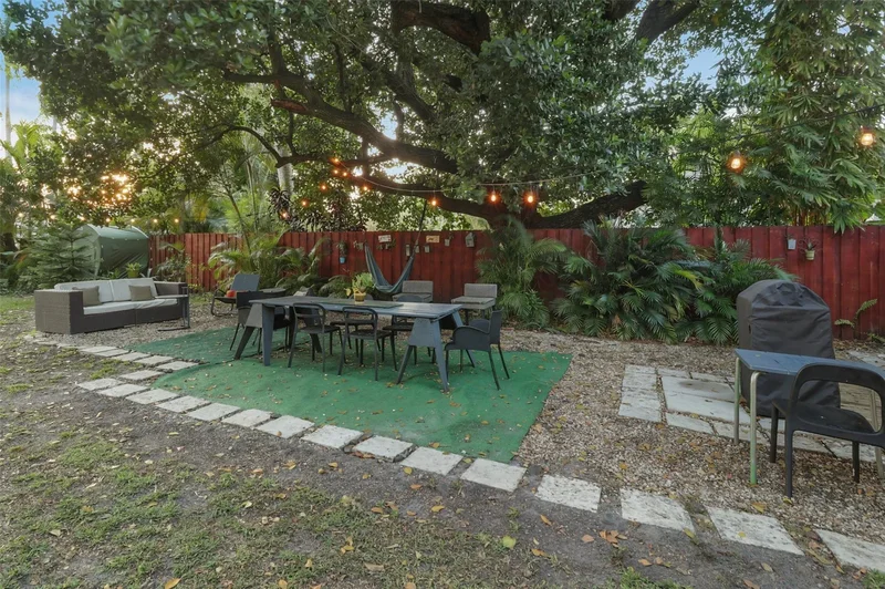 11410 GRIFFING BL, Miami, Florida, United States. - Photo 29