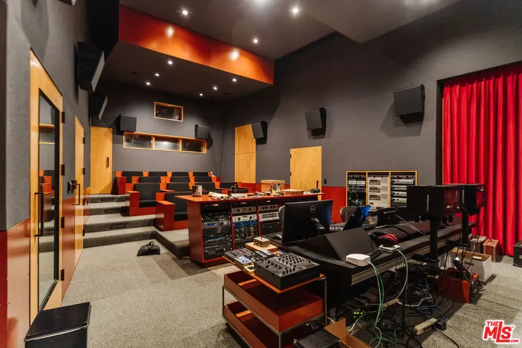 7017 Senalda Road, Los Angeles, California, United States. - Photo 33