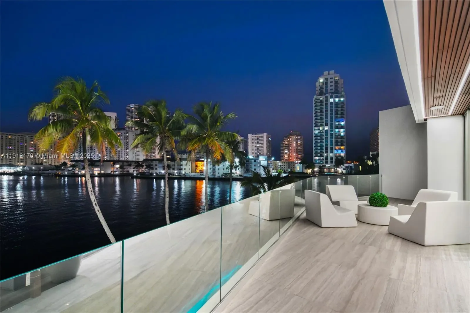 501 Palm Dr, Hallandale Beach, Florida, United States. - Photo 24