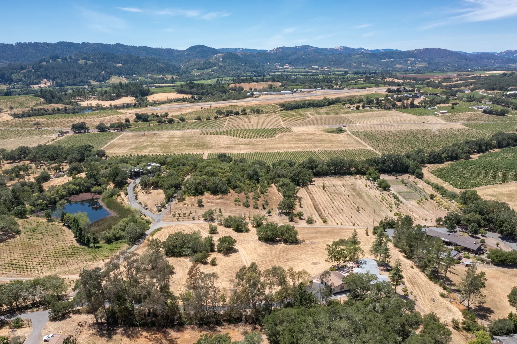 1676 Chiquita Road , Healdsburg, CA 95448, Healdsburg, California, United States. - Photo 26