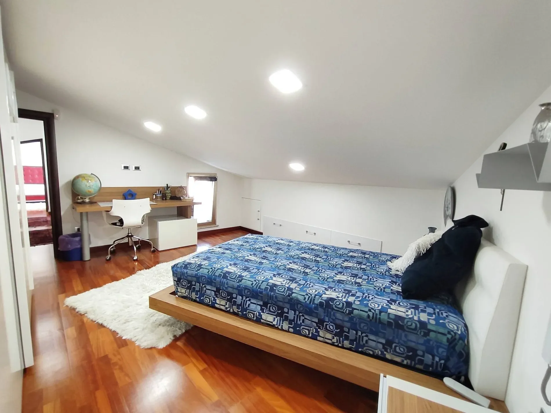 Gallery photo 2