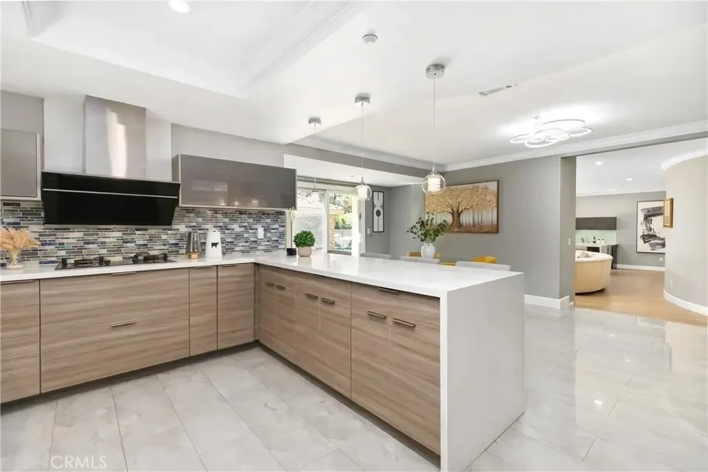 202 W Lemon Avenue, Arcadia, California, United States. - Photo 13