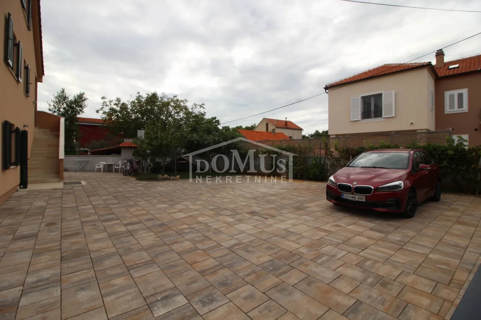 Exterior photo 10