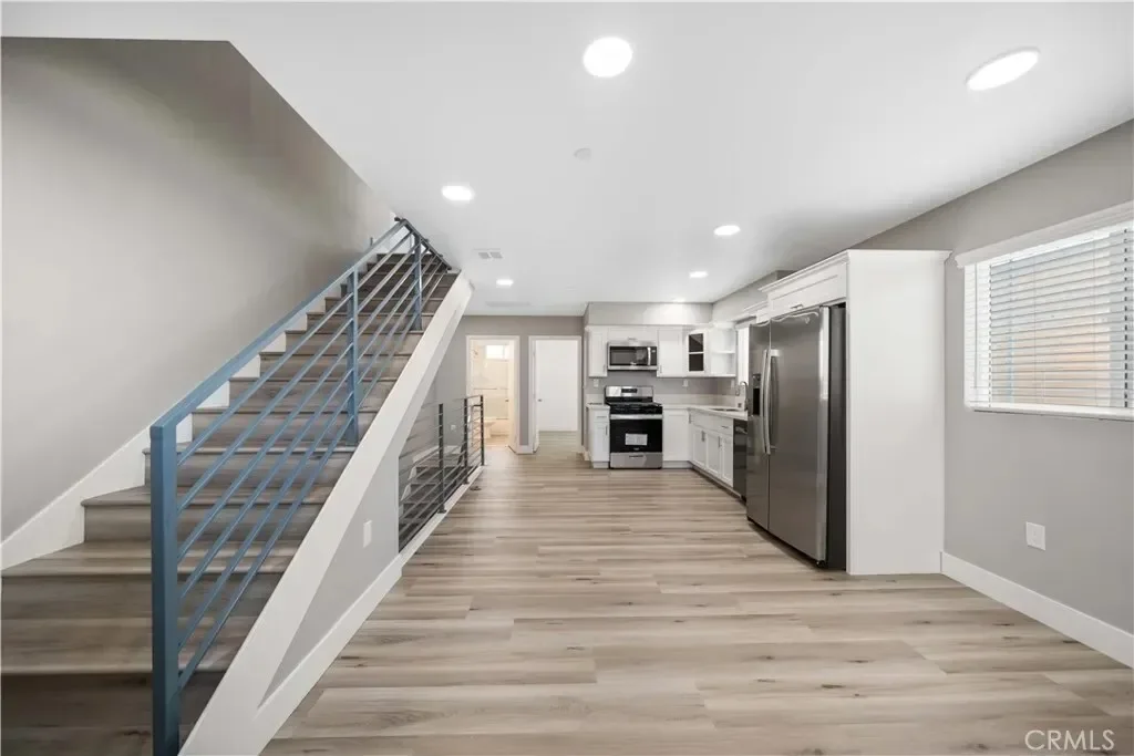 3721 S San Pedro Street, Los Angeles, California, United States. - Photo 2