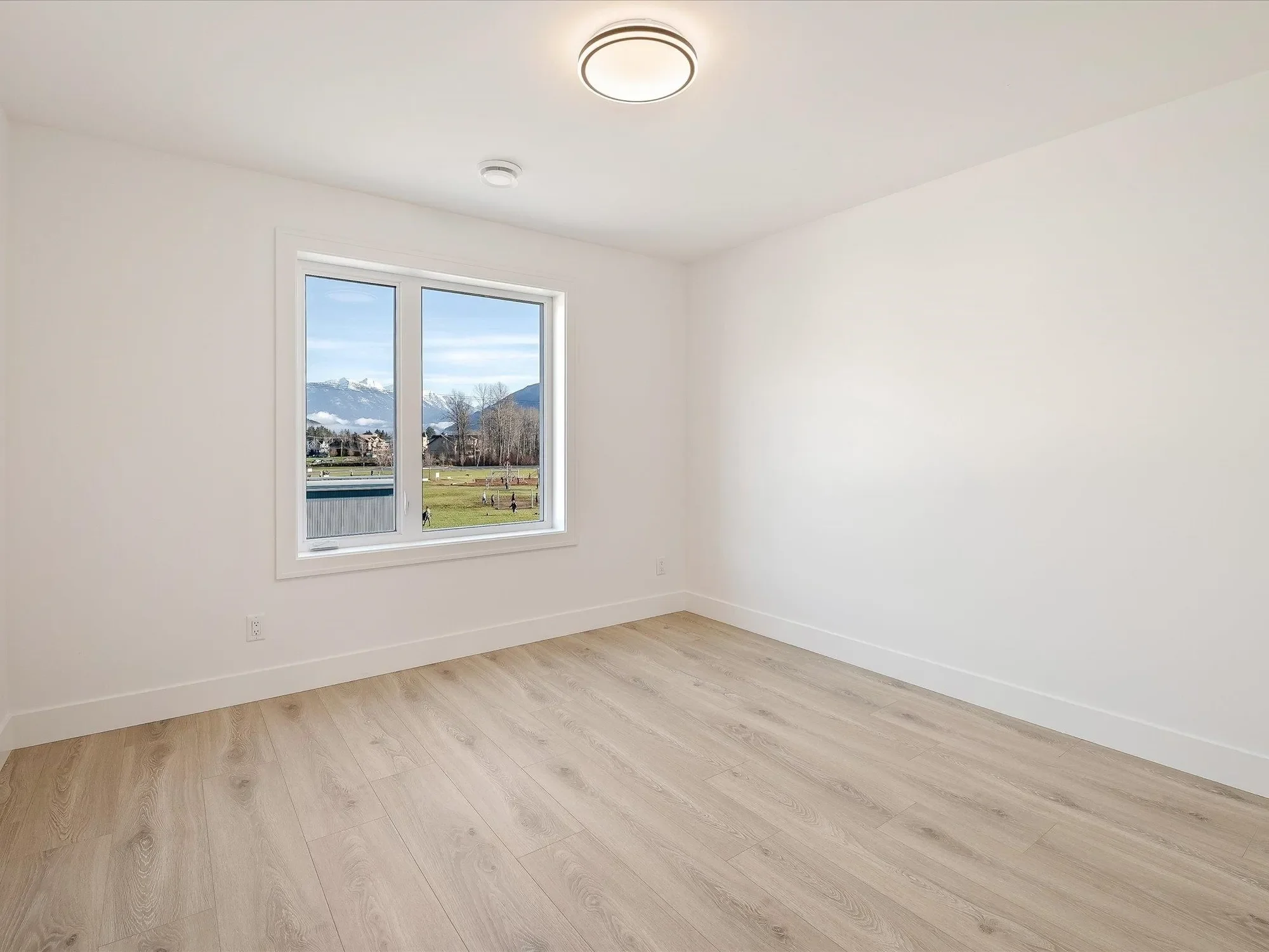 1005 Phare Crescent, Pemberton, British Columbia, Canada. - Photo 16
