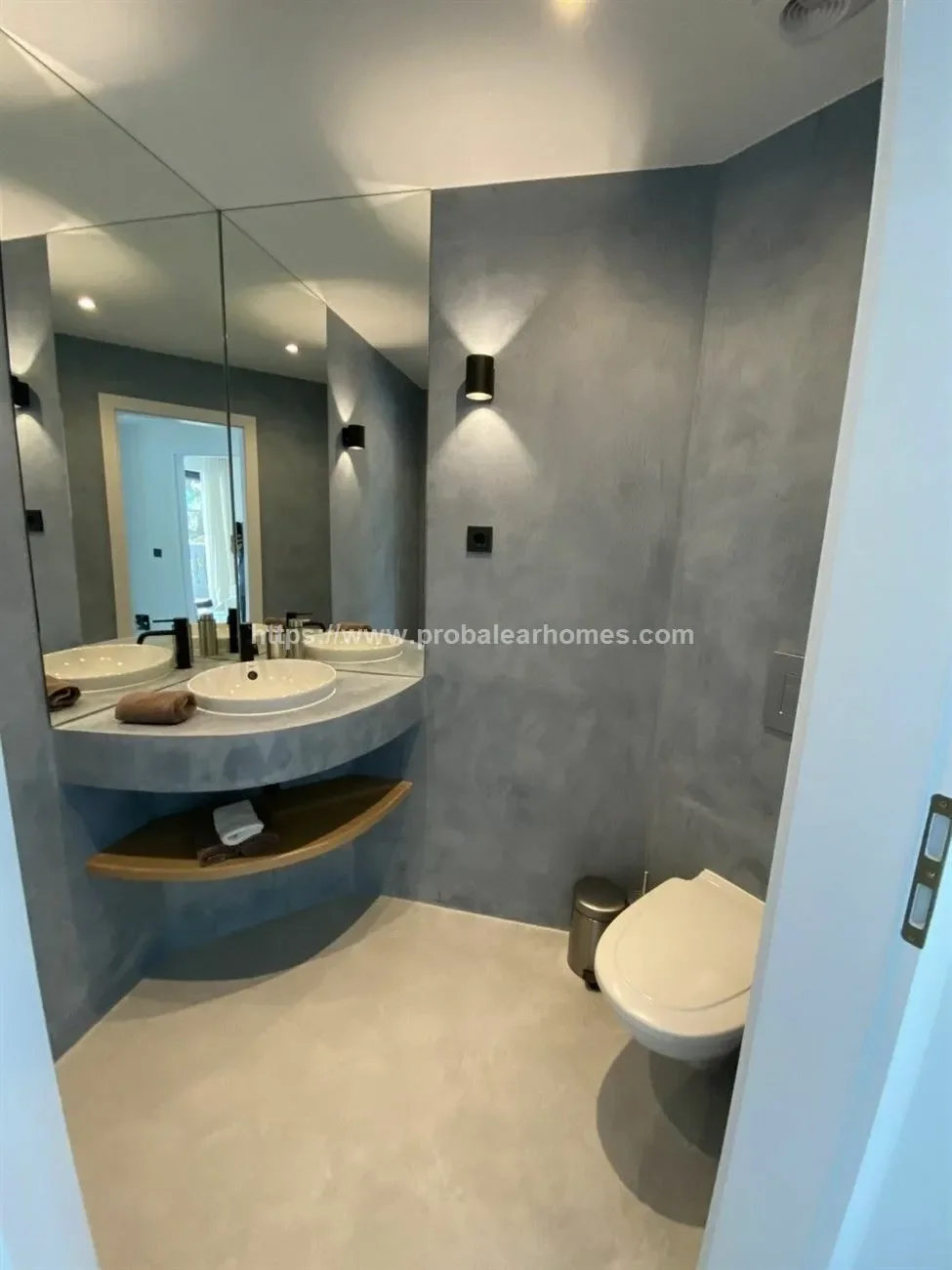 Gallery photo 3