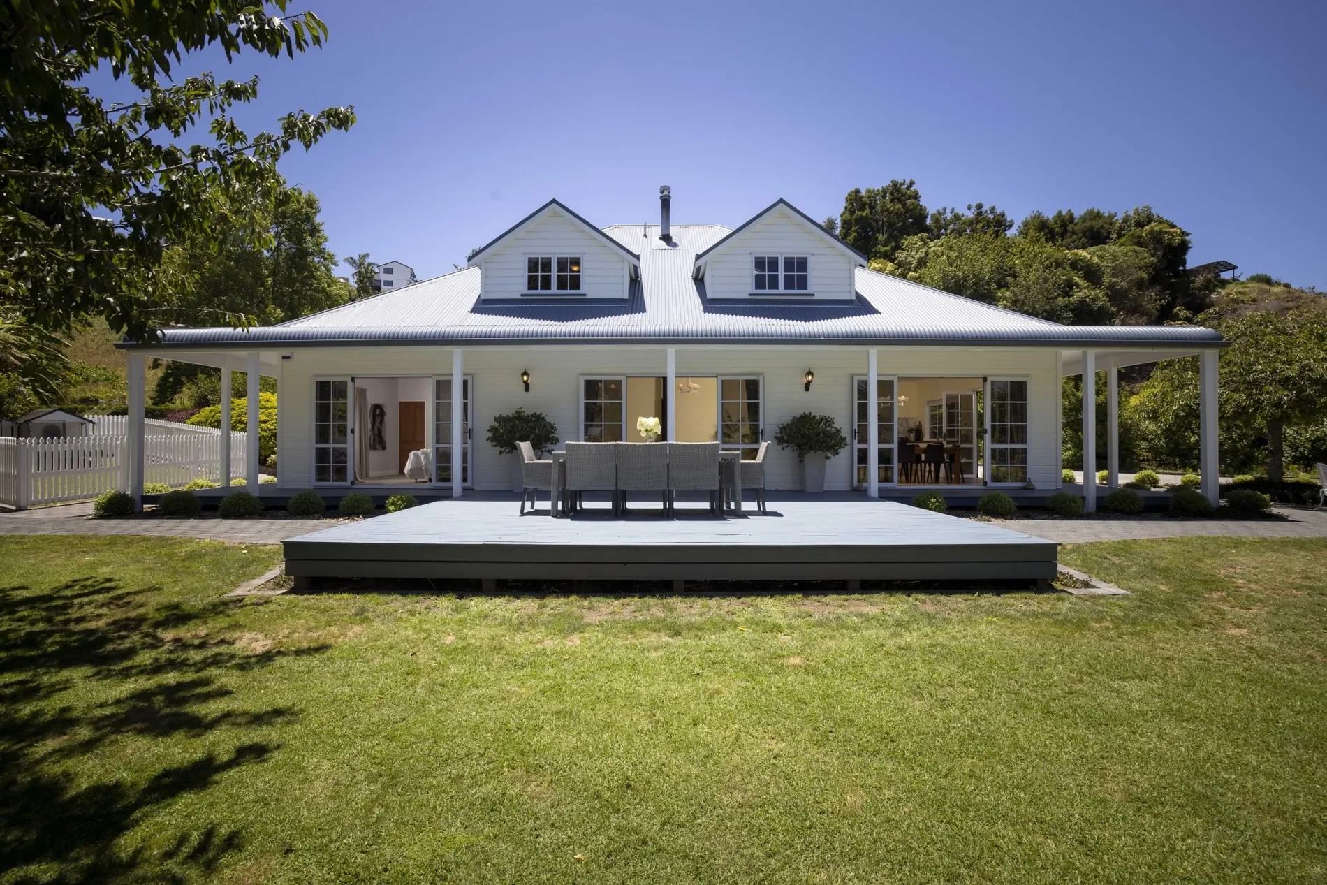 Exterior photo 2