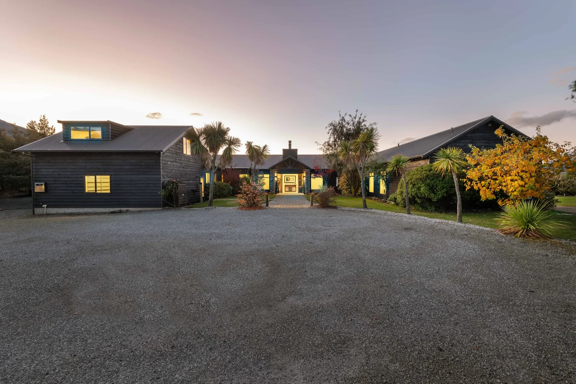 Exterior photo 2