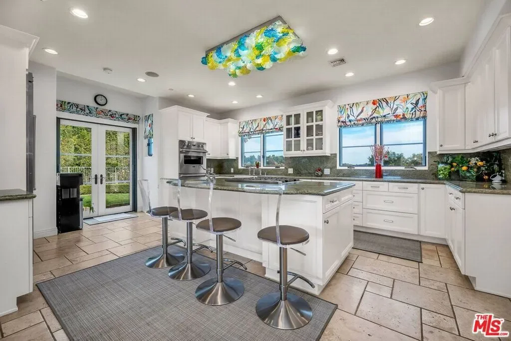 3110 Benedict Canyon Drive, Beverly Hills, California, United States. - Photo 20