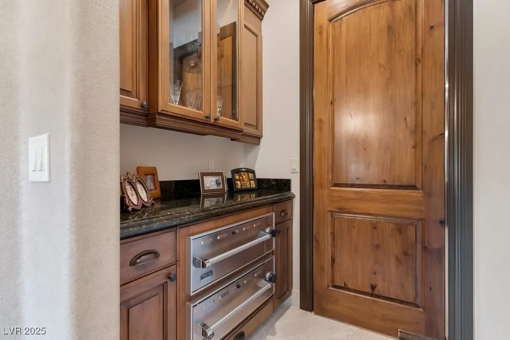 9717 Winter Palace Drive, Las Vegas, Nevada, United States. - Photo 10