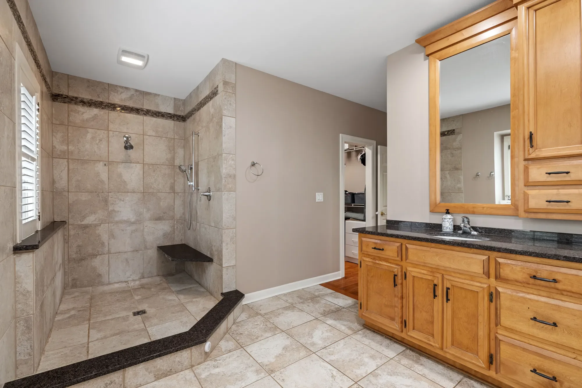 55 Chesterfield Court , Burr Ridge, IL 60522, Burr Ridge, Illinois, United States. - Photo 17