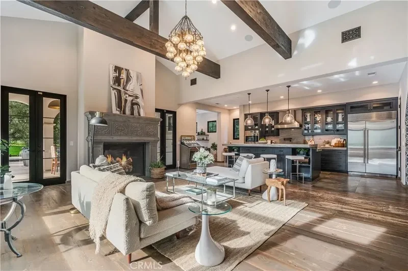 6451 Chesebro Road, Agoura Hills, California, United States. - Photo 3