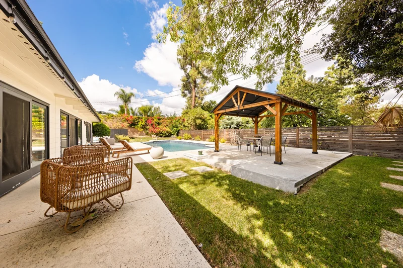 24221 Aetna St, Woodland Hills, CA 91367, Los Angeles, California, United States. - Photo 19