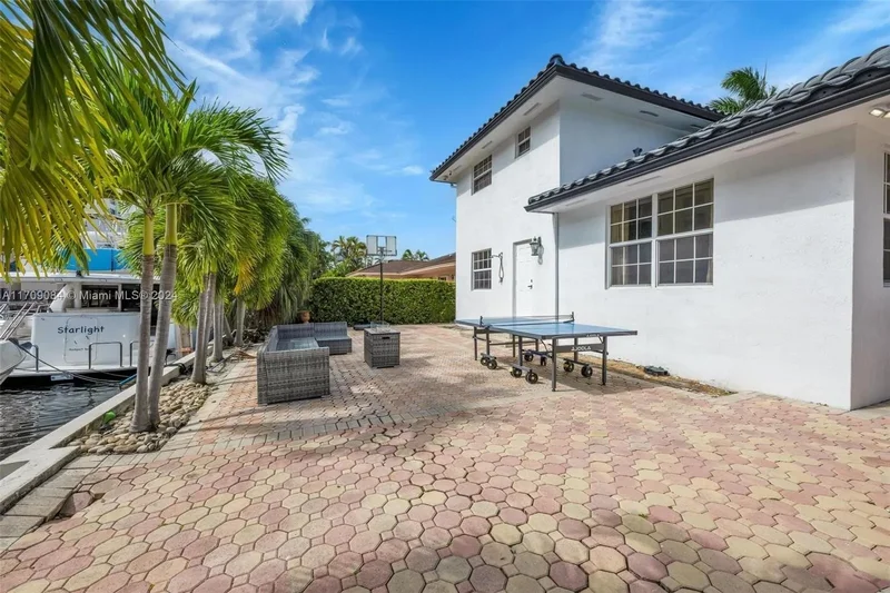 2940 NE 164th St, North Miami Beach, FL, 33160, USA, Golden Beach, Florida, United States. - Photo 15