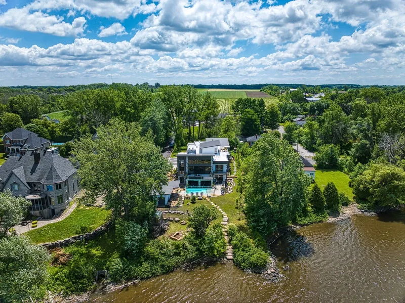 661 661A Boul. des Mille-Îles, Laval, Quebec, Canada. - Photo 4