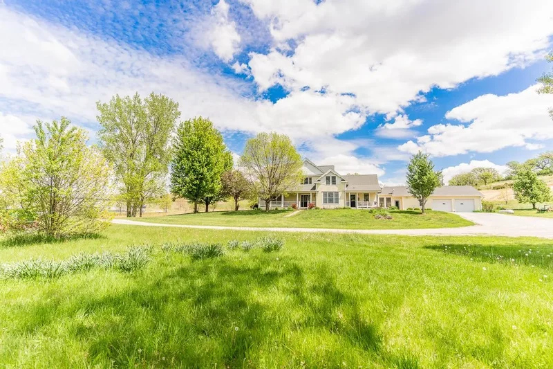 2048 Horse Creek Rd Road, SIDNEY, IA 51652, Sidney, Iowa, United States. - Photo 38