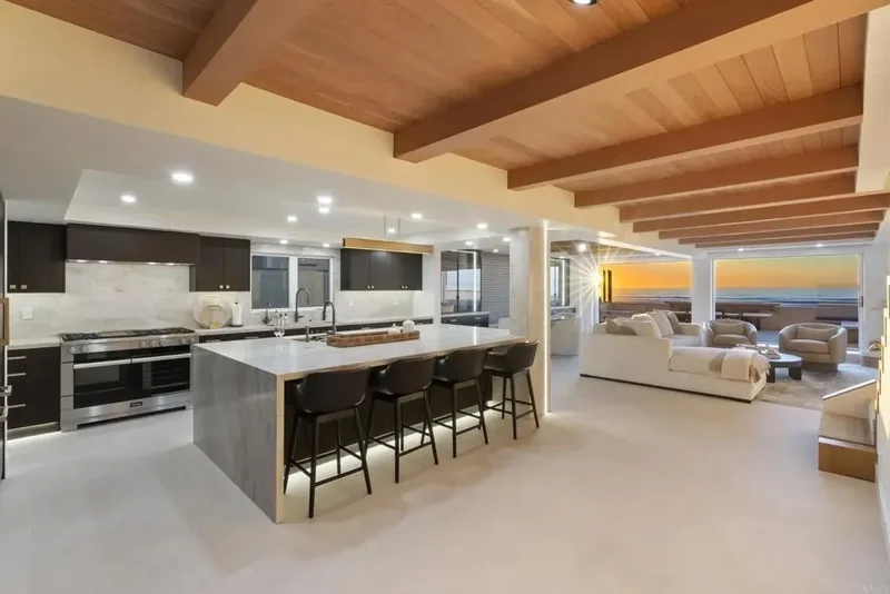Single Family Residence in Del Mar
