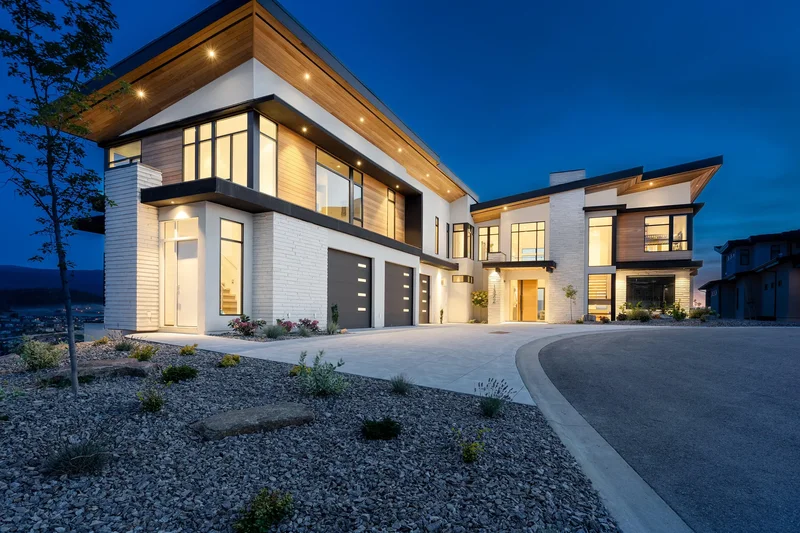270 Degree Views Of Kelowna
