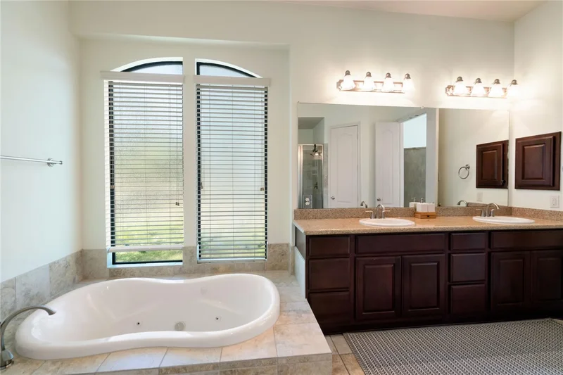 241 W Tupelo Green Circle, Spring, Texas, United States. - Photo 22
