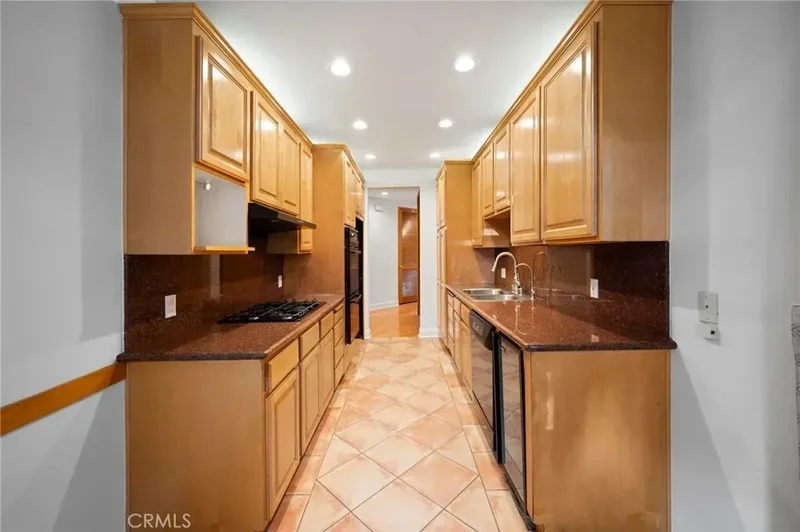750 S Bundy 108, Los Angeles, California, United States. - Photo 7