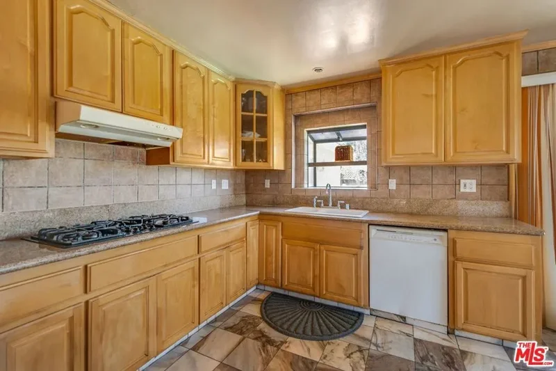 5427 Bushnell Way, Los Angeles, California, United States. - Photo 11