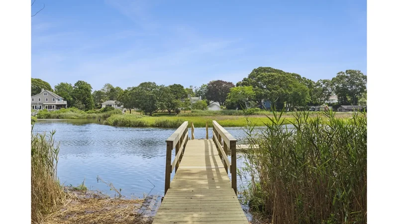 12 Plume Grass Way - Westhampton, New York