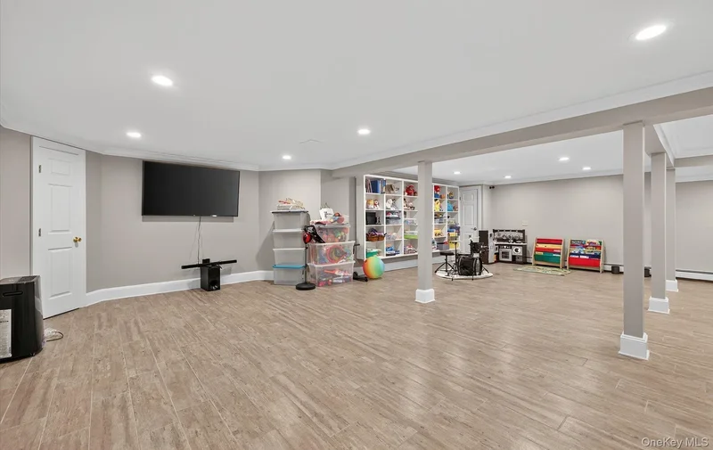 182 Yukon Drive, Woodbury, NY 11797, Woodbury, New York, United States. - Photo 43