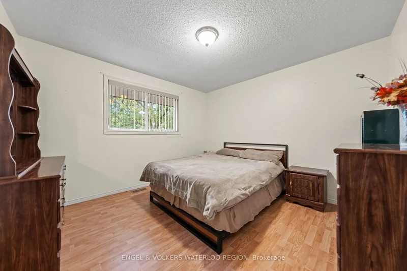152 Kinzie Avenue, Kitchener, Ontario, Canada. - Photo 14