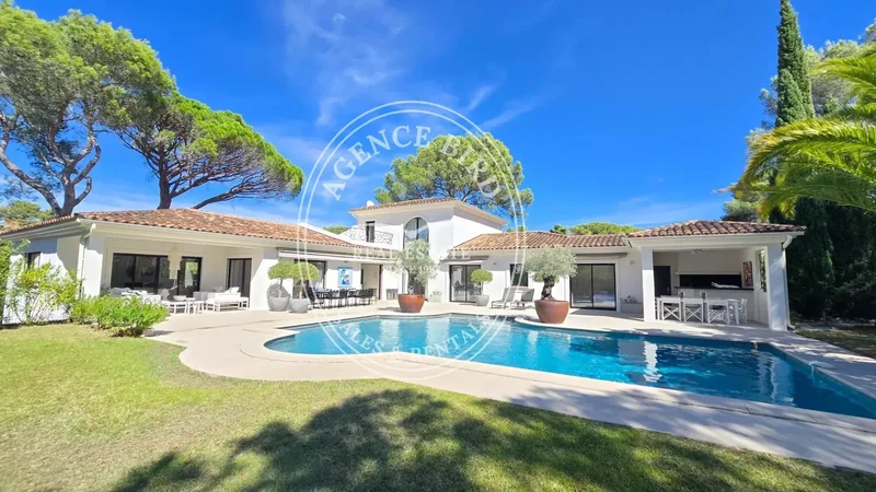 Luxury 7-room villa for sale in Saint-Raphaël French Riviera – Sought-after gated estate -
