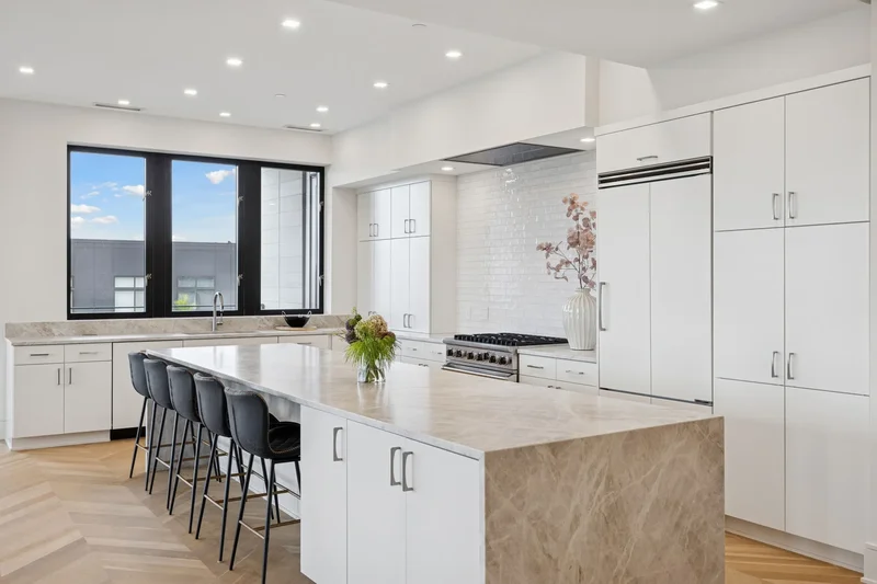 Boutique Elegance Meets Lakeside Living