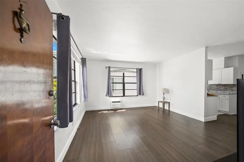 7320 Carlyle Ave, Miami Beach, Florida, United States. - Photo 3