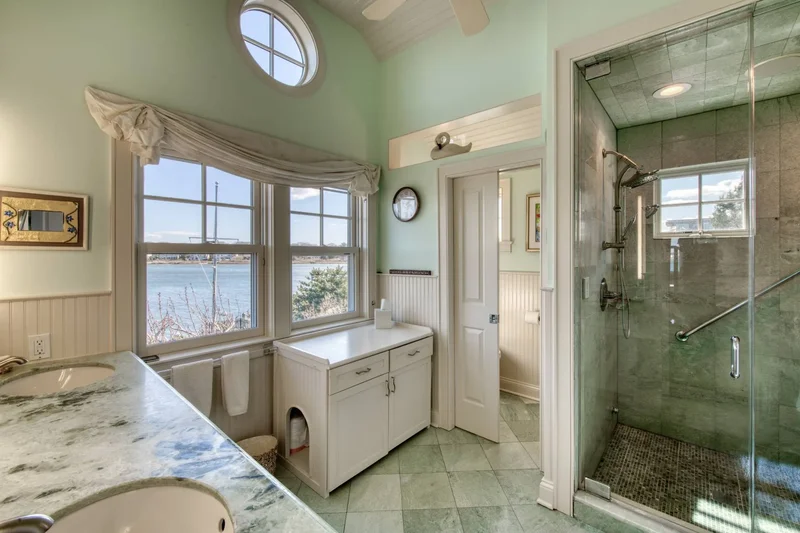 Bay View Drive East, Sag Harbor, New York, United States. - Photo 23