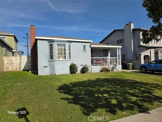 10404 S Gramercy Place, Los Angeles, CA 90047, Los Angeles, California, United States. - Photo 1