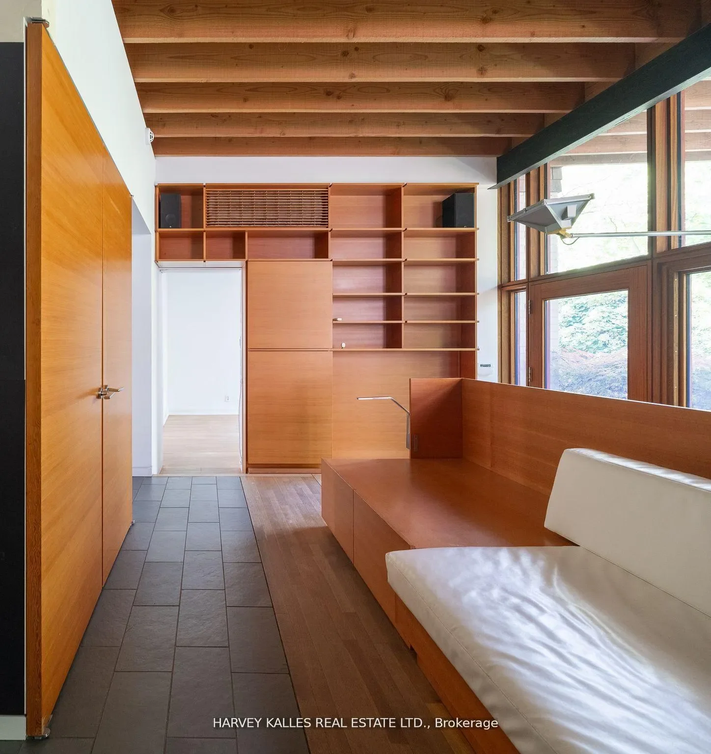Gallery photo 2