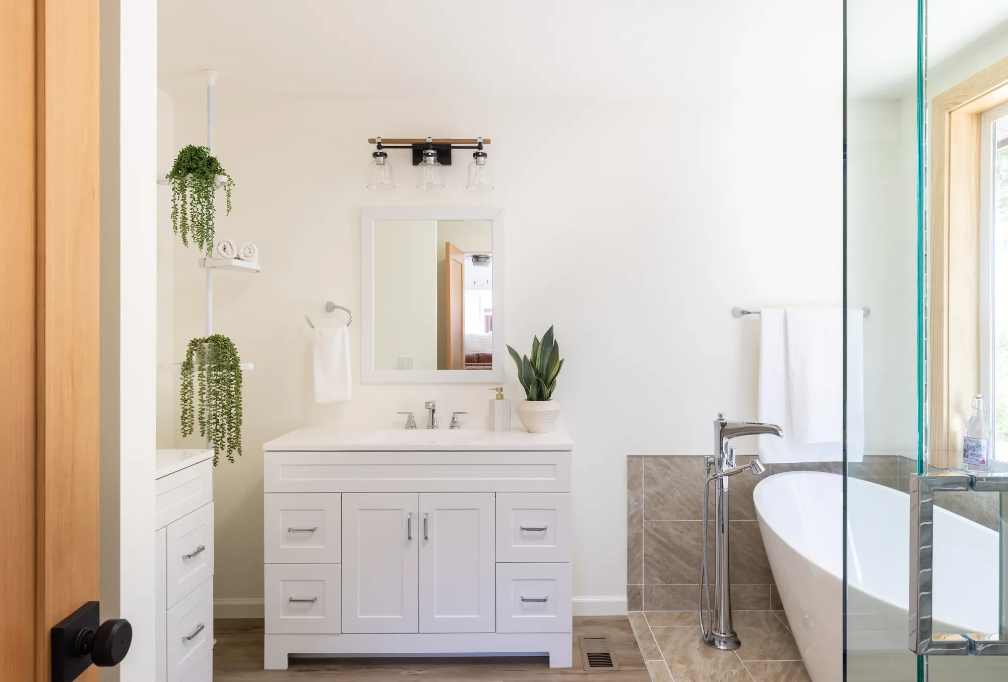 1676 Chiquita Road , Healdsburg, CA 95448, Healdsburg, California, United States. - Photo 22