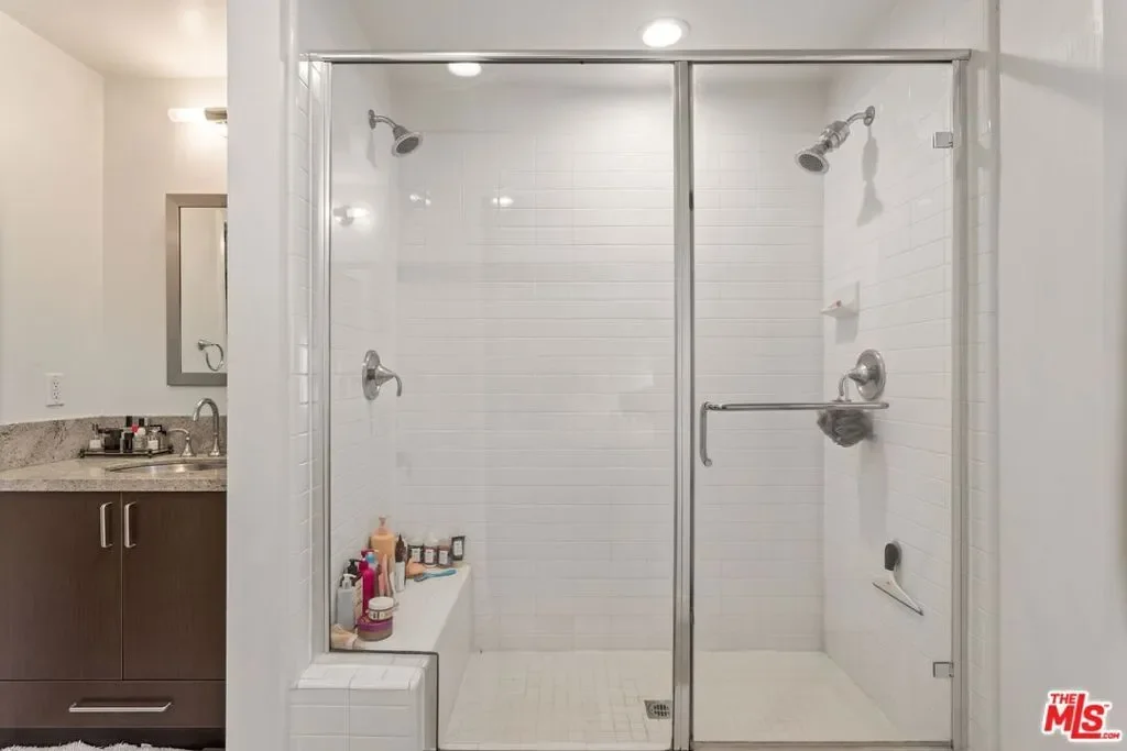 25 Delancy, Irvine, California, United States. - Photo 5
