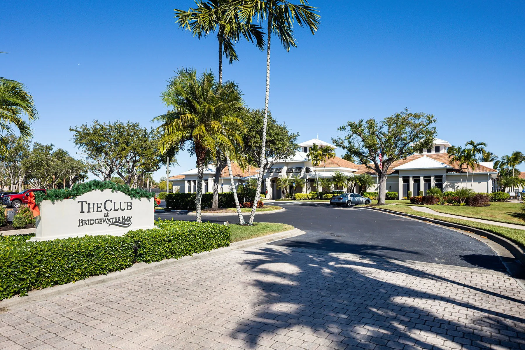 Exterior photo 5