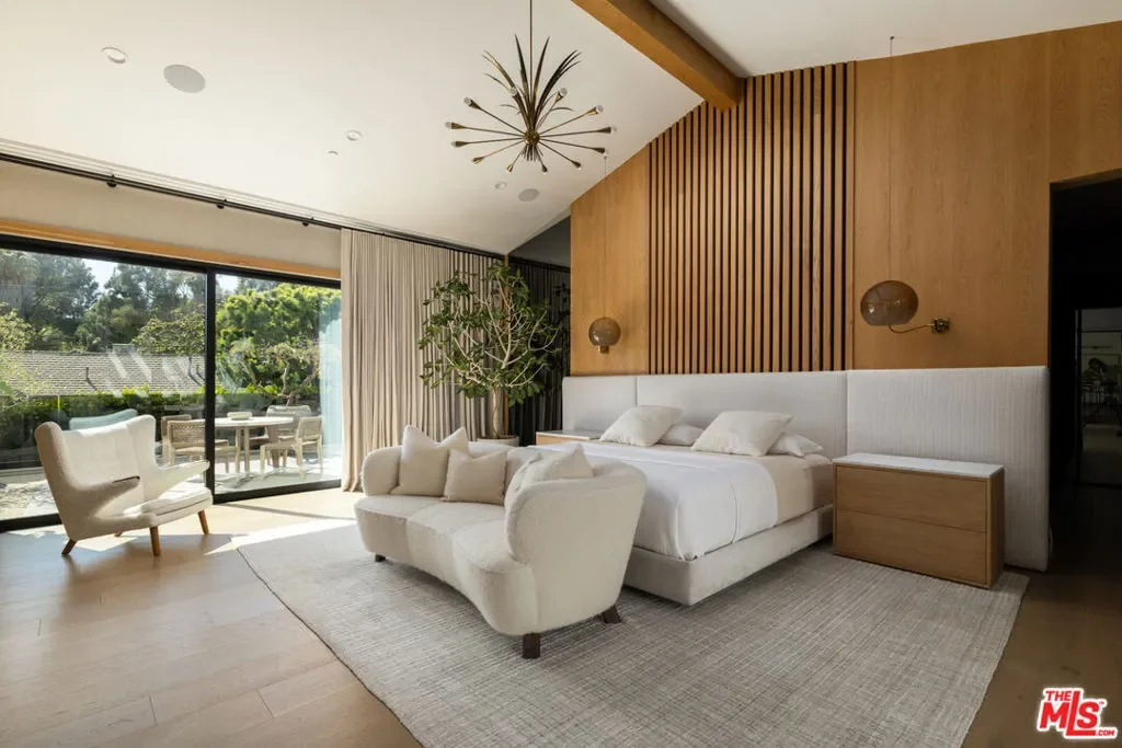 455 N Bundy Drive, Los Angeles, California, United States. - Photo 4