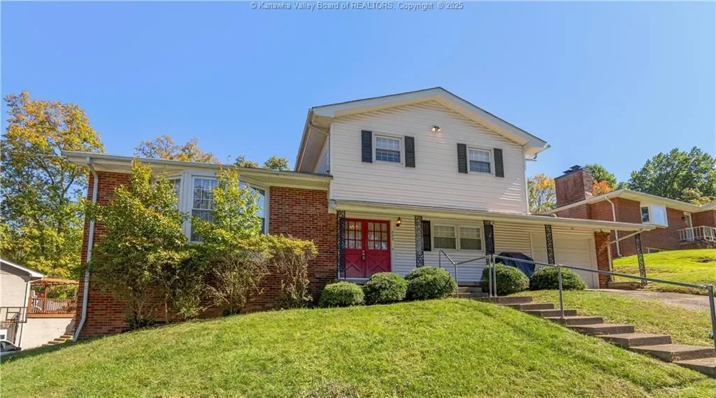 822 Whispering Way, South Charleston, WV 25303, Charleston, West Virginia, United States. - Photo 11